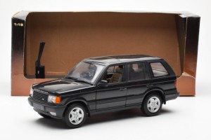 70017  Range Rover 4.6 HSE RH Black Metallic Autoart 1/18 2