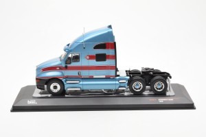 TR180  Kenworth T2000 Light Blue Red IXO 1/43