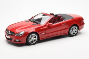 100037530  Mercedes SL R230 Red Minichamps 1/18