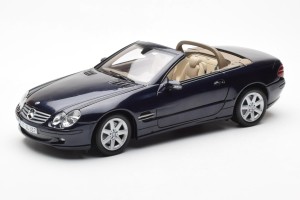 100031030  Mercedes SL R230 With Movable Roof Blue Metallic Minichamps 1/18