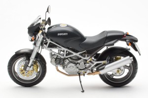 122120101  Ducati Monster Black Minichamps 1/12