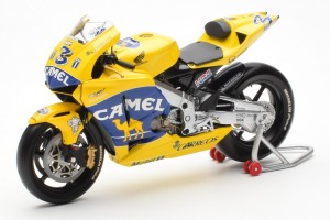 122037103  Honda RC211V Team Pramac Pons M Biaggi MotoGP Minichamps 1/12 2