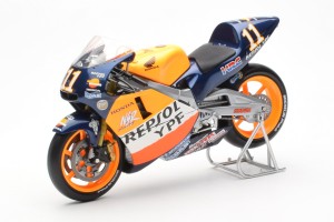 122016111  Honda NSR 500 Repsol YPF-Honda T Ukawa 500cc GP Minichamps 1/12 2