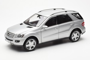 Mercedes ML Class Iridium Silver Metallic Damaged Box Minichamps 1/18