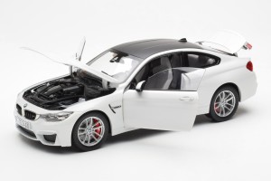 PA-97101  BMW M4 F82 Coupe Frozen Brilliant White Paragon 1/18 2