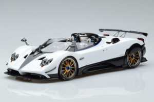 LCD18009 WH  Pagani Zonda HP Barchetta Carbon Fibre White LCD 1/18