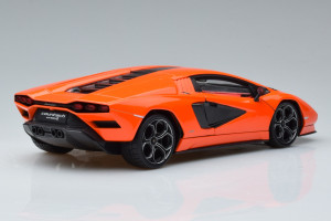 31459OR  Lamborghini Countach LPi 800-4 Maisto 1/18 2