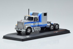 TR079  GMC General Silver IXO 1/43