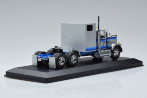 TR079  GMC General Silver IXO 1/43 2